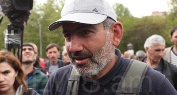Лидер протестов в Армении согласился на переговоры с властью