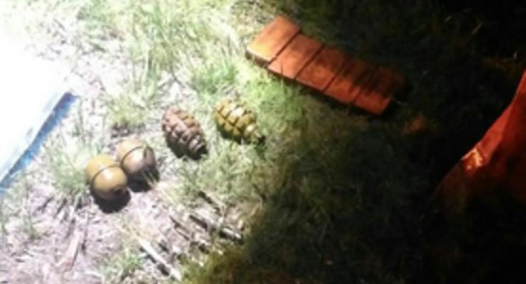 В Киеве на Трухановом острове нашли тайник с боеприпасами