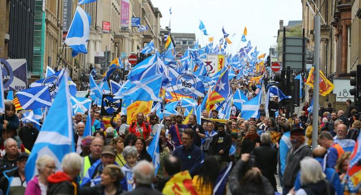 В Глазго десятки тысяч людей требовали независимости Шотландии