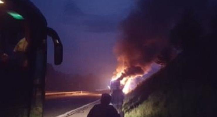 В Хорватии на трассе загорелся польский автобус с 46 паломниками