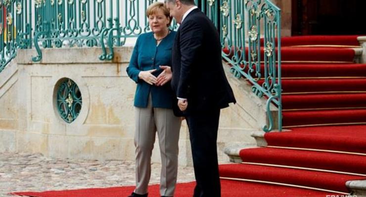 Порошенко 9 мая уедет в Германию на встречу с Меркель