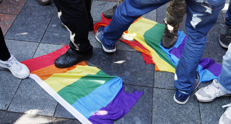 Петиция против гомосексуализма набрала более 20 тыс. голосов