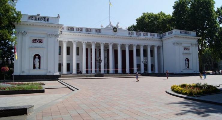 Детективы НАБУ провели обыски в мэрии Одессы