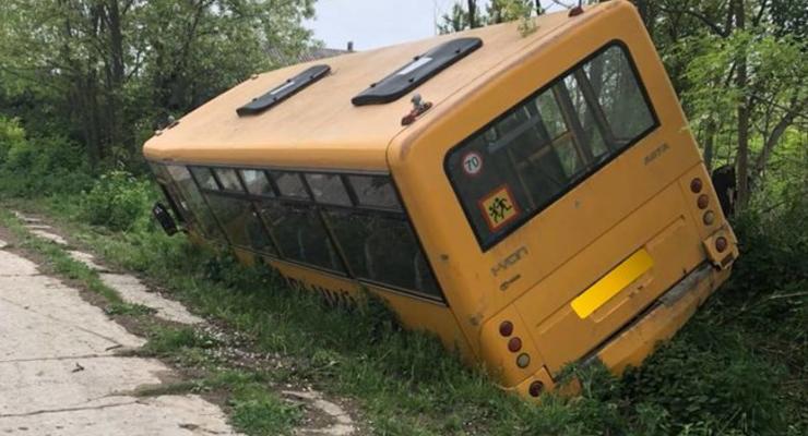 В Одесской области школьный автобус вылетел с дороги