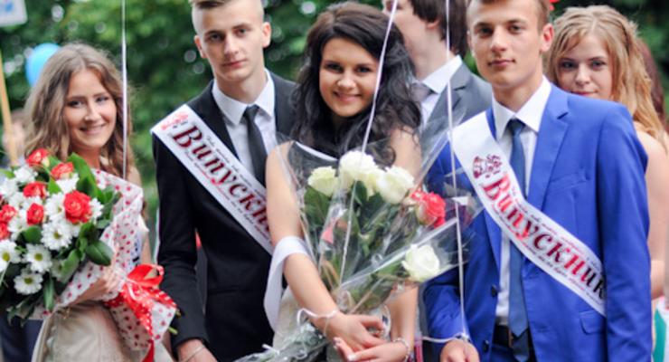 Стали известны даты выпускных вечеров в школах Украины