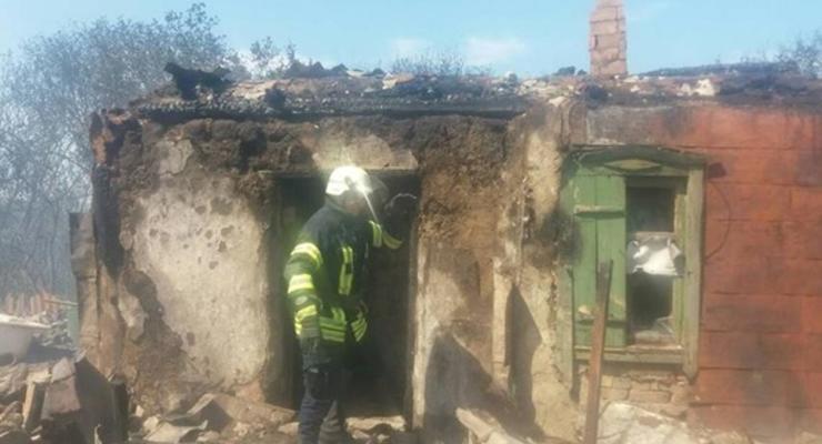 Сепаратисты из артиллерии разрушили дома и ранили женщину