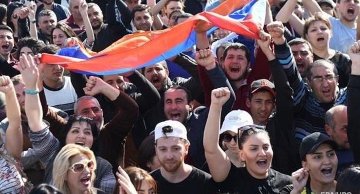 В Ереване вновь начались протесты: требуют отставки мэра