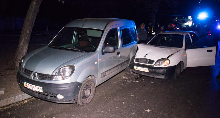 В Киеве таксист устроил аварию: пострадала девушка