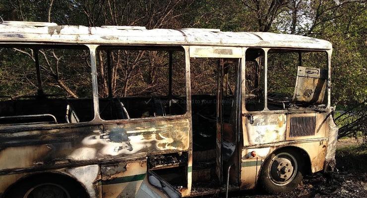 В Кривом Роге на ходу загорелся автобус