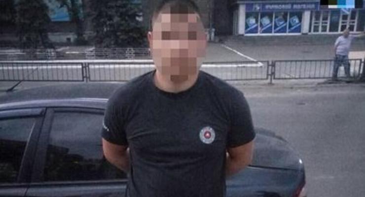 Суд арестовал мужчину, избившего в Киеве полицейского