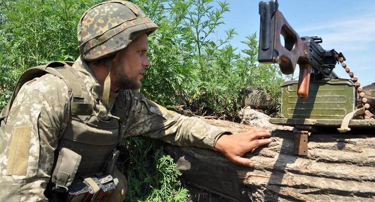 На Донбассе 45 обстрелов, силы ООС понесли потери