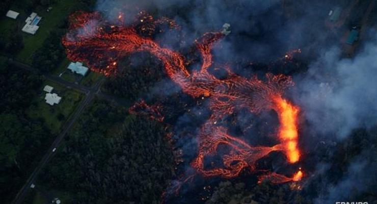 На Гавайях объявлен красный уровень тревоги из-за извержения вулкана