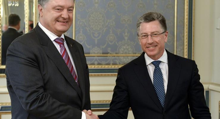 Порошенко обсудил с Волкером ситуацию на Донбассе