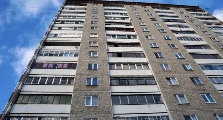 В Ровно 14-летняя школьница выпрыгнула с 7-го этажа и осталась жива