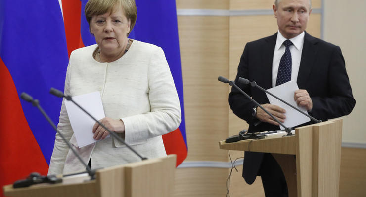 Меркель о миротворцах на Донбассе: Нужно работать