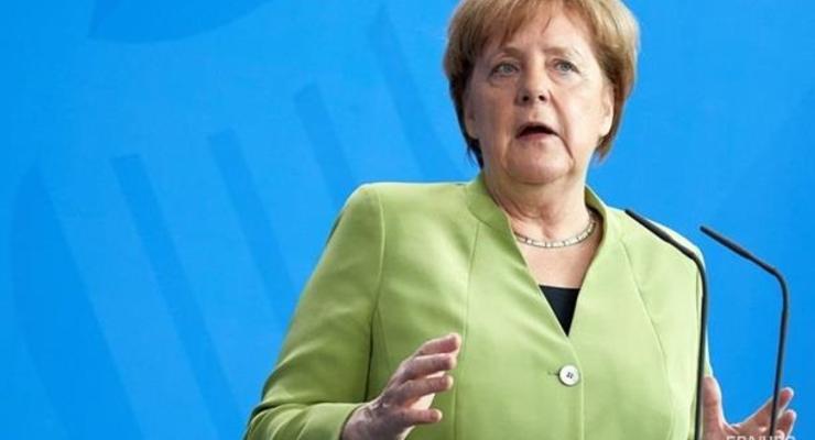 Меркель обсудит с Порошенко арест Вышинского