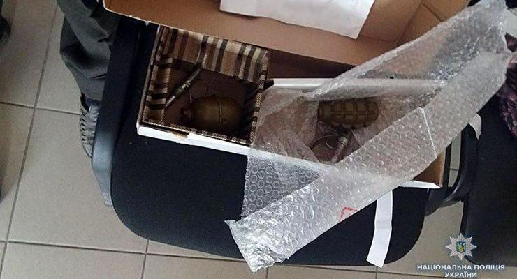 На Донбассе мужчина отправлял гранаты по почте