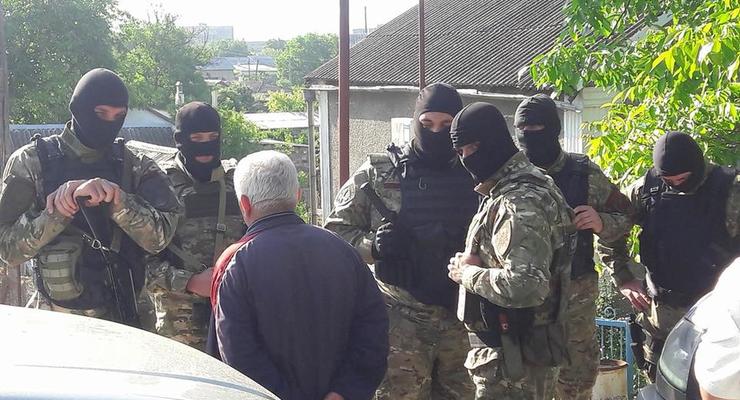 У крымских татар в Бахчисарае проводят новые обыски