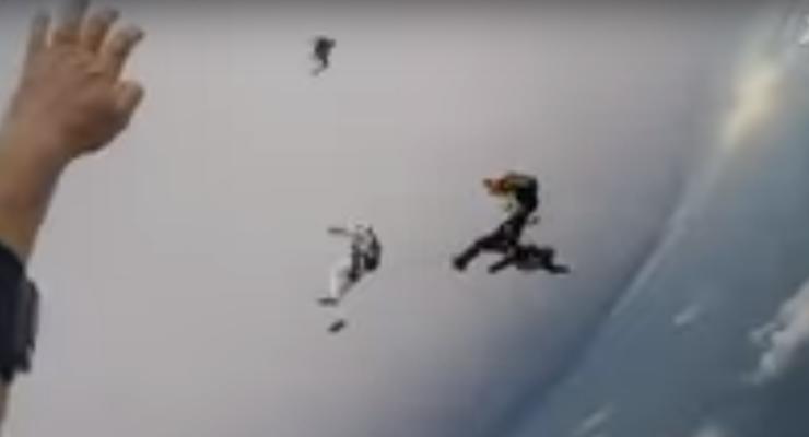 Появилось видео, как в Татарстане разбились два парашютиста