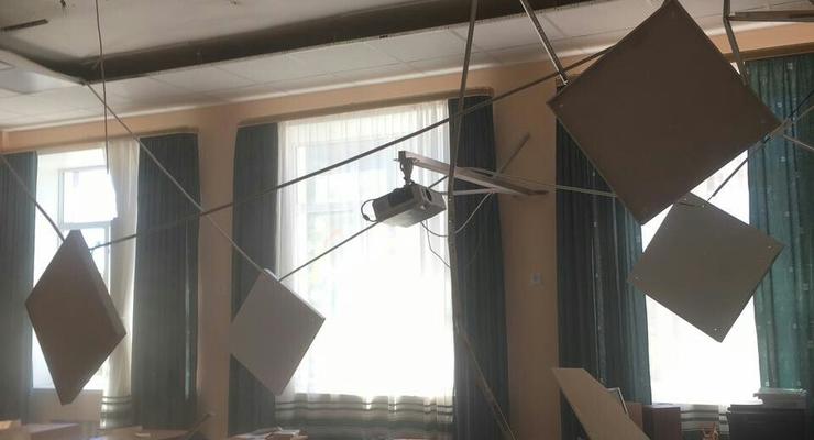 В России после капремонта на школьников рухнул потолок