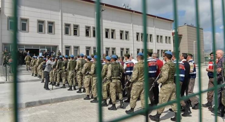 В Турции более 100 человек посадили в тюрьму за участие в перевороте