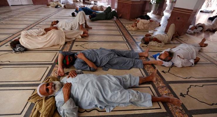 В Пакистане от жары погибли десятки людей