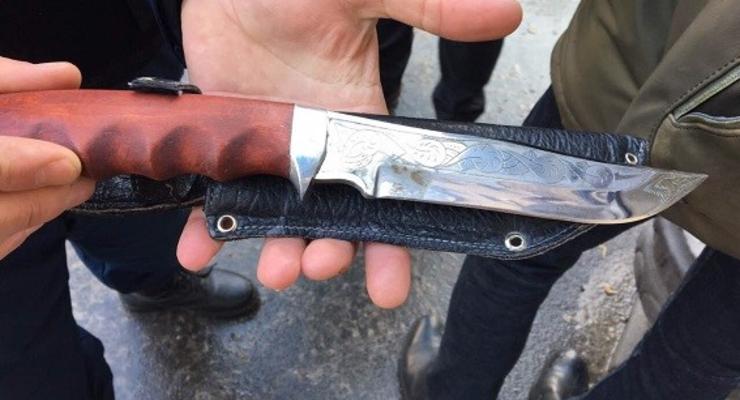 В Тернопольской области мужчина ножом "воспитывал" пьяных односельчан