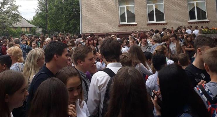 В Харькове распылили газовый баллончик в школе: детей эвакуировали