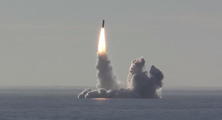 Россия провела залповый пуск ракет Булава