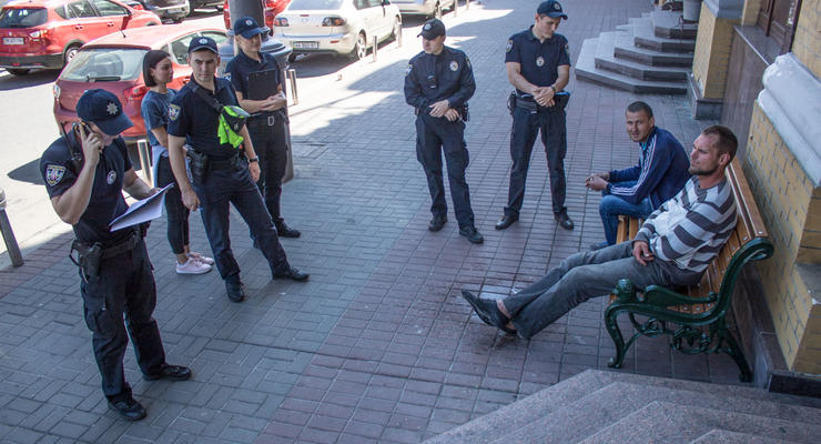 В Киеве задержанный копами пьяница оказался убийцей в розыске