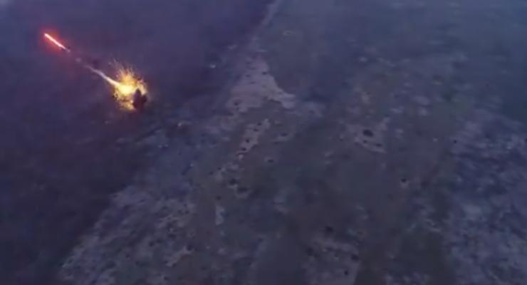 Украинские военные показали ответный артогонь по боевикам под Светлодарском