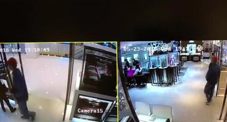 В Гонконге за 27 секунд ограбили ювелирный магазин