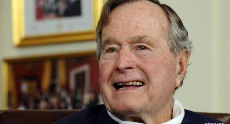 Джордж Буш-старший снова попал в больницу