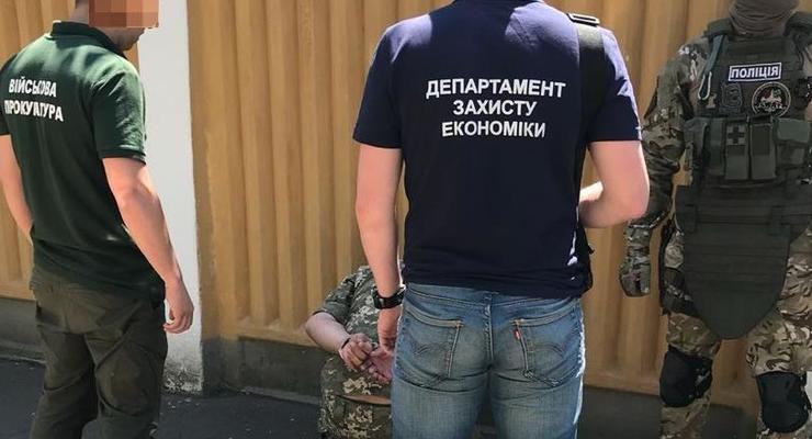 Офицера ВСУ задержали по подозрению в махинациях