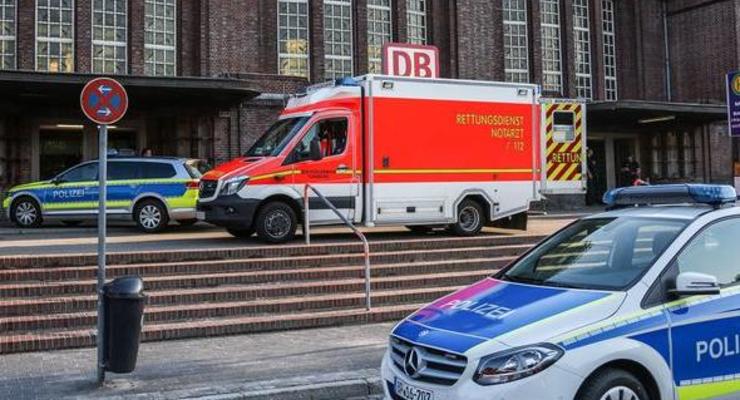В Германии полицейский застрелил мужчину, напавшего на пассажира поезда