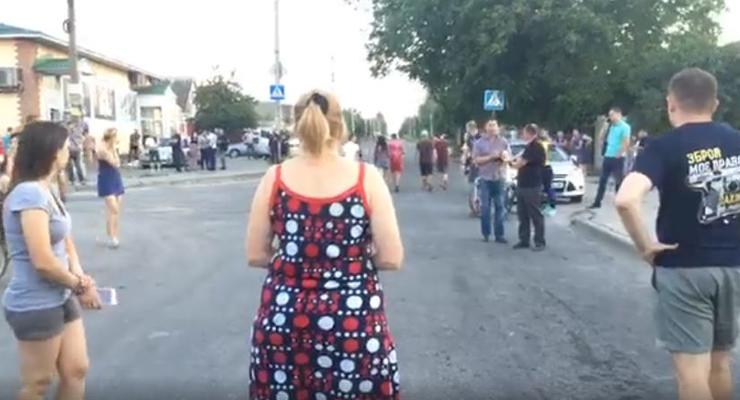 Трассу Харьков-Симферополь блокировали протестующие жители Запорожья