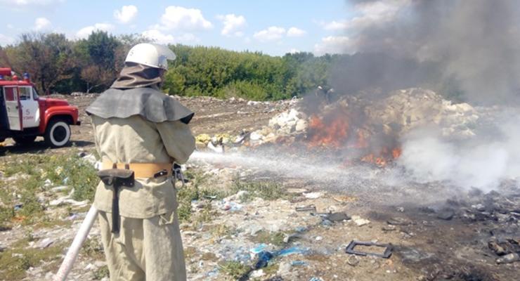 В Днепропетровской области потушили пожар на свалке