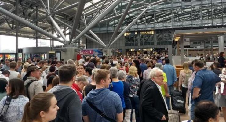В Гамбурге закрыли аэропорт из-за отсутствия электричества