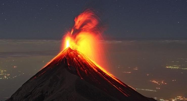 Растет число жертв извержения вулкана в Гватемале