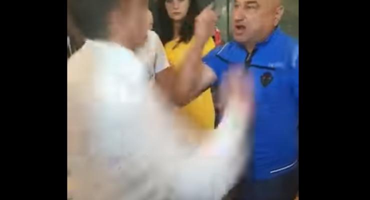 Мэр Дрогобыча Тарас Кучма ударил в лицо активиста