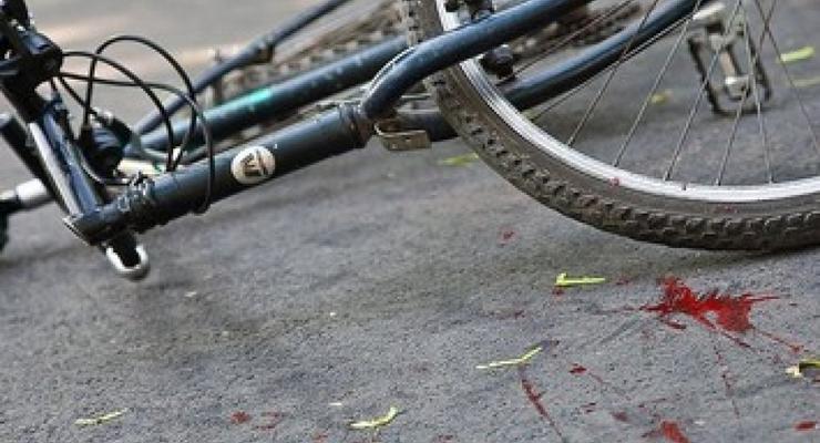 На Львовщине работница полиции насмерть сбила велосипедистку