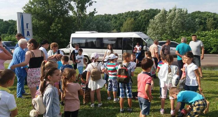 В Мукачево микроавтобус с детьми попал в ДТП: есть пострадавшие