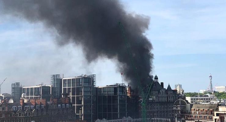 В центре Лондона загорелся отель