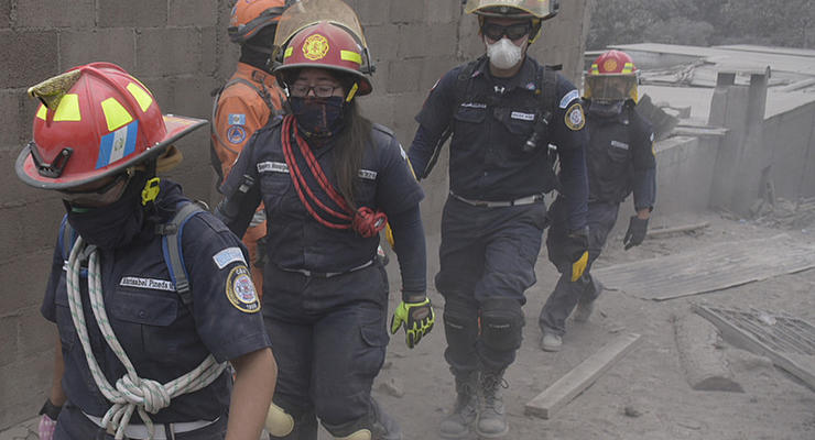 Извержение вулкана в Гватемале: погибли почти 100 человек