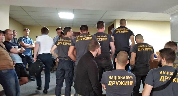Националисты заблокировали Киевраду: произошла потасовка