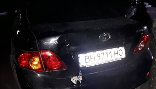 В Одессе машина без водителя сбила отдыхающих – СМИ