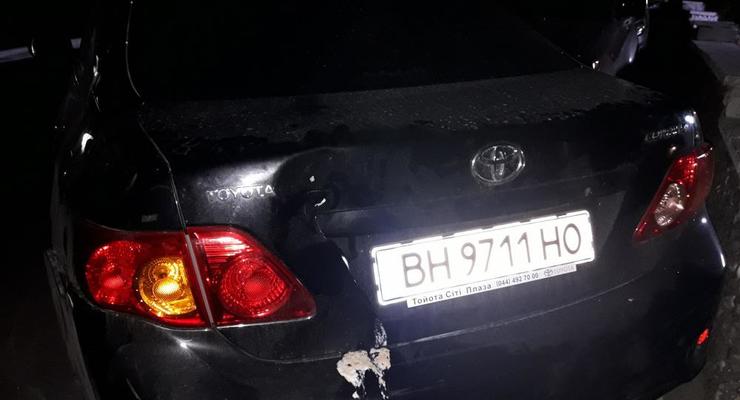 В Одессе машина без водителя сбила отдыхающих – СМИ