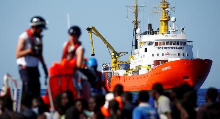 Испания готова принять судно с мигрантами, от которого отказалась Италия