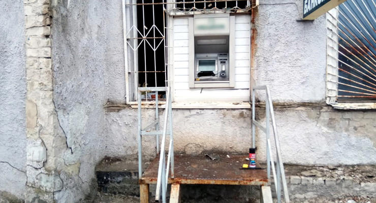 В Харькове неизвестные взорвали банкомат и похитили деньги