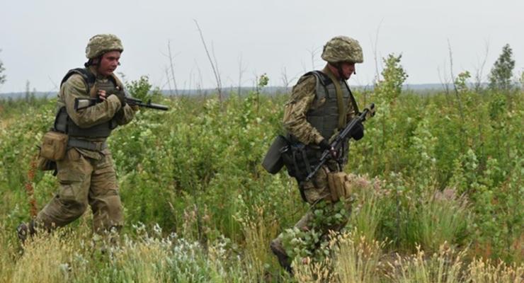 На Донбассе ранены два бойца